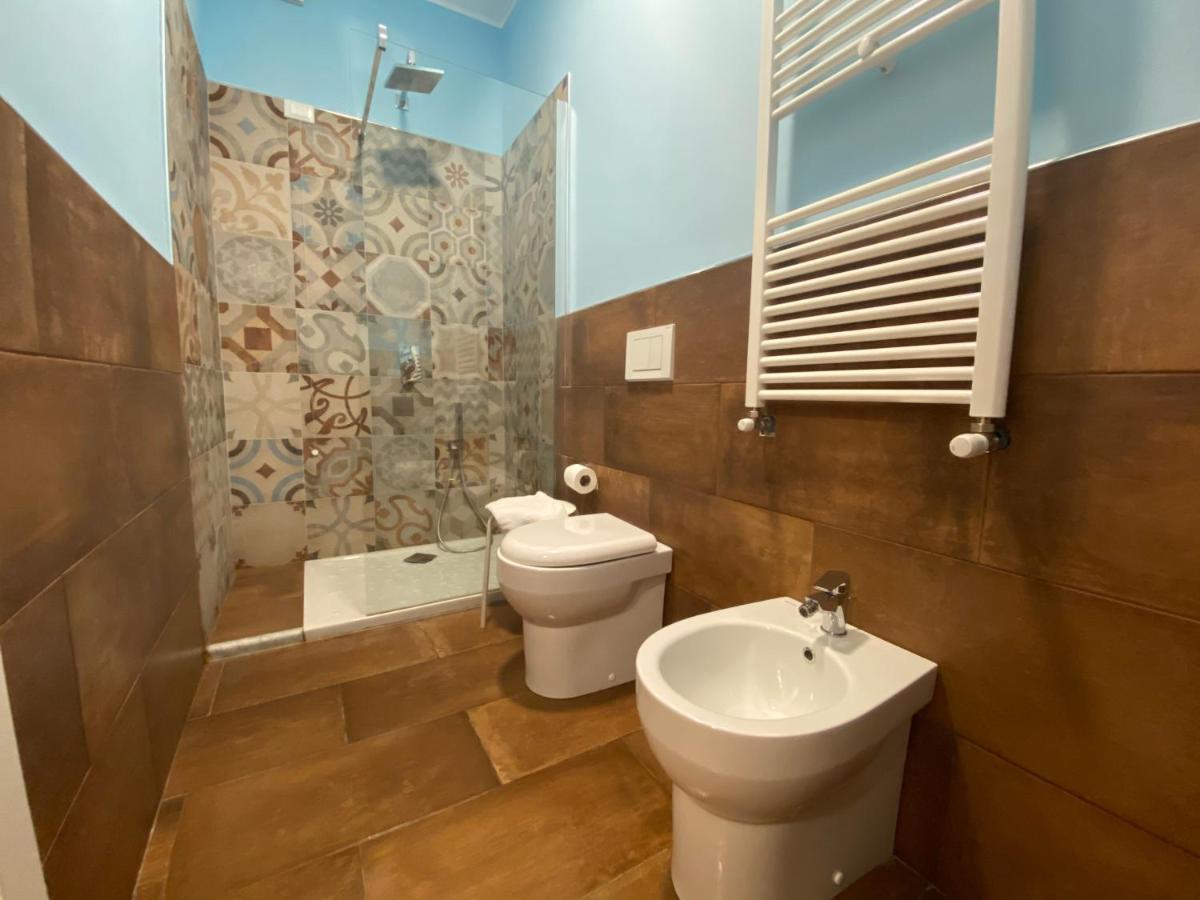 Good Night Moon Hotel La Spezia Bagian luar foto