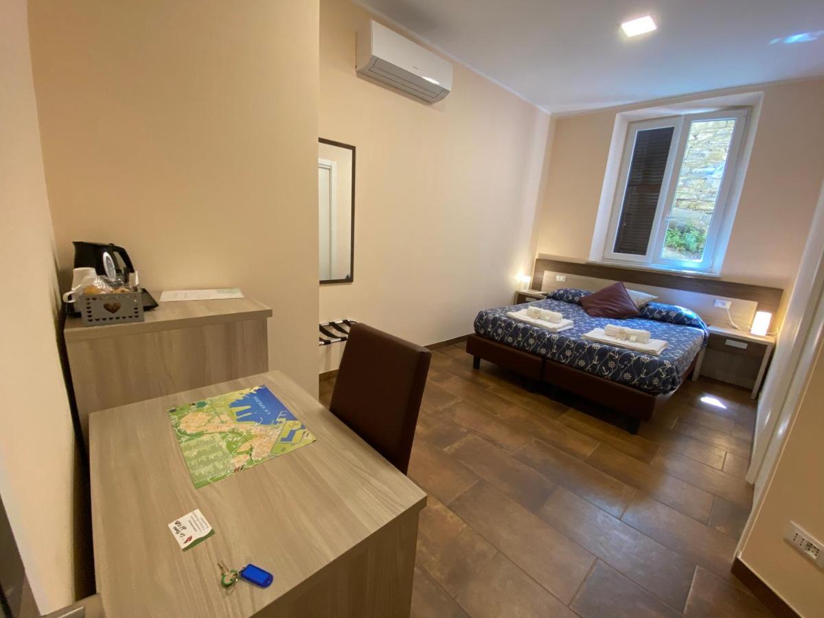 Good Night Moon Hotel La Spezia Bagian luar foto