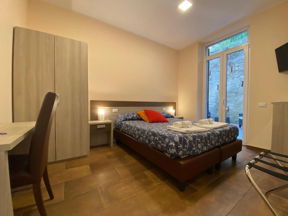 Good Night Moon Hotel La Spezia Bagian luar foto