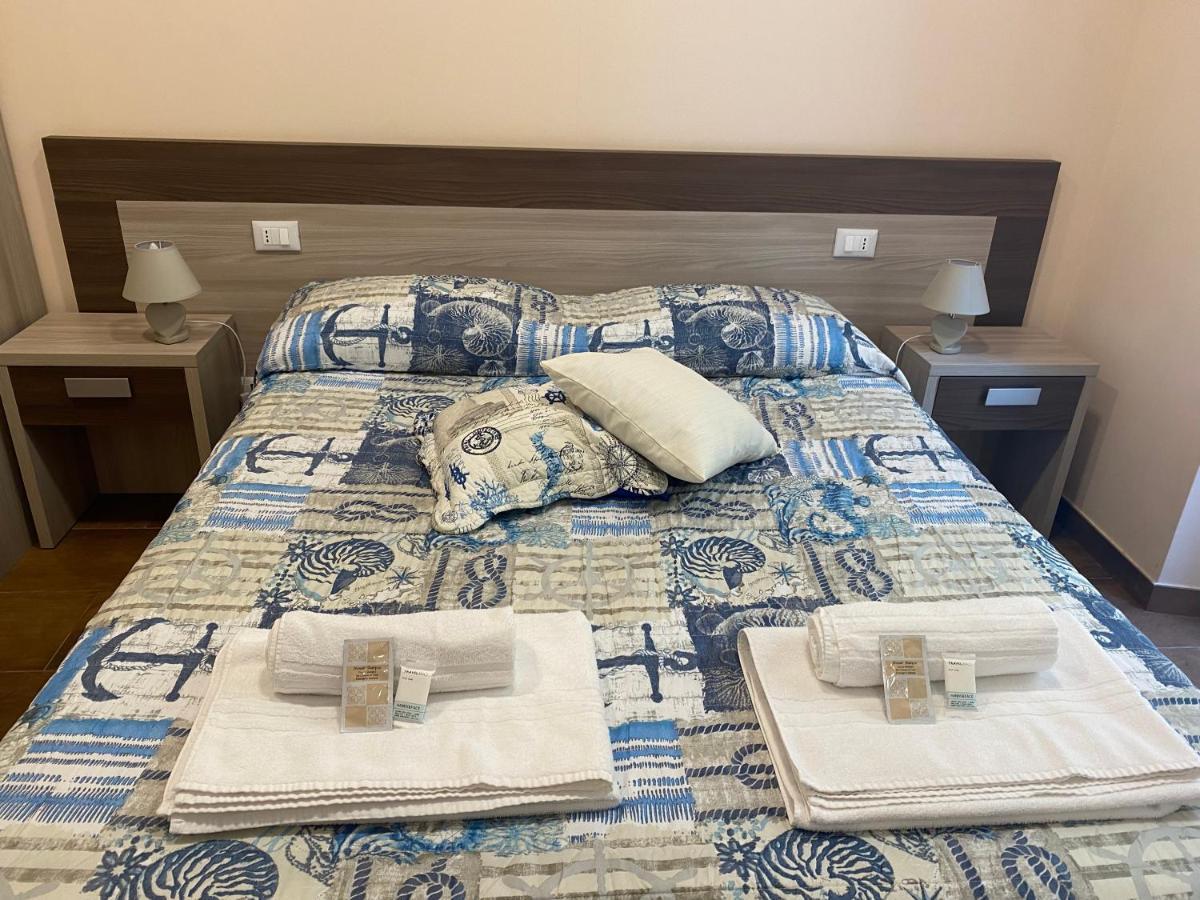 Good Night Moon Hotel La Spezia Bagian luar foto