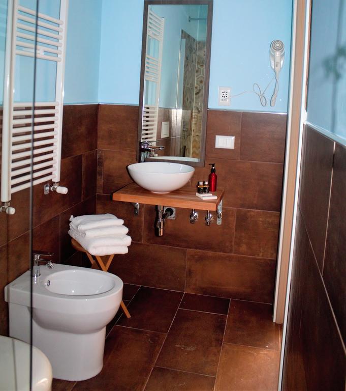 Good Night Moon Hotel La Spezia Bagian luar foto