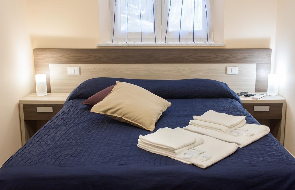 Good Night Moon Hotel La Spezia Bagian luar foto